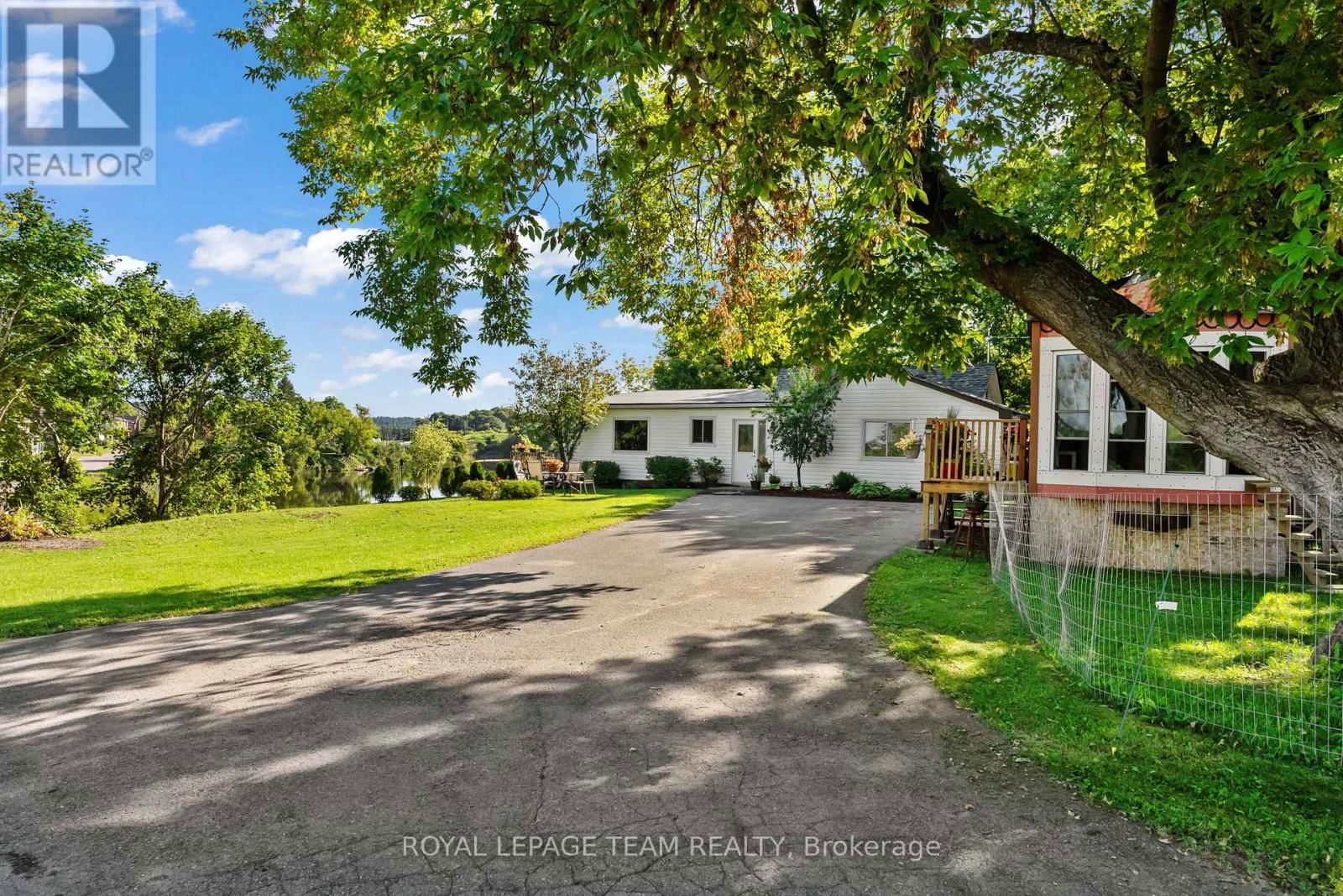 215 JUNE STREET Image 23