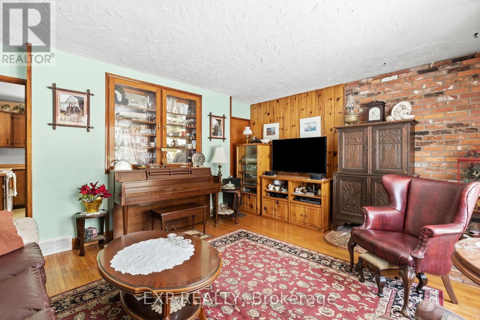 1909 EFFINGHAM STREET Image 21
