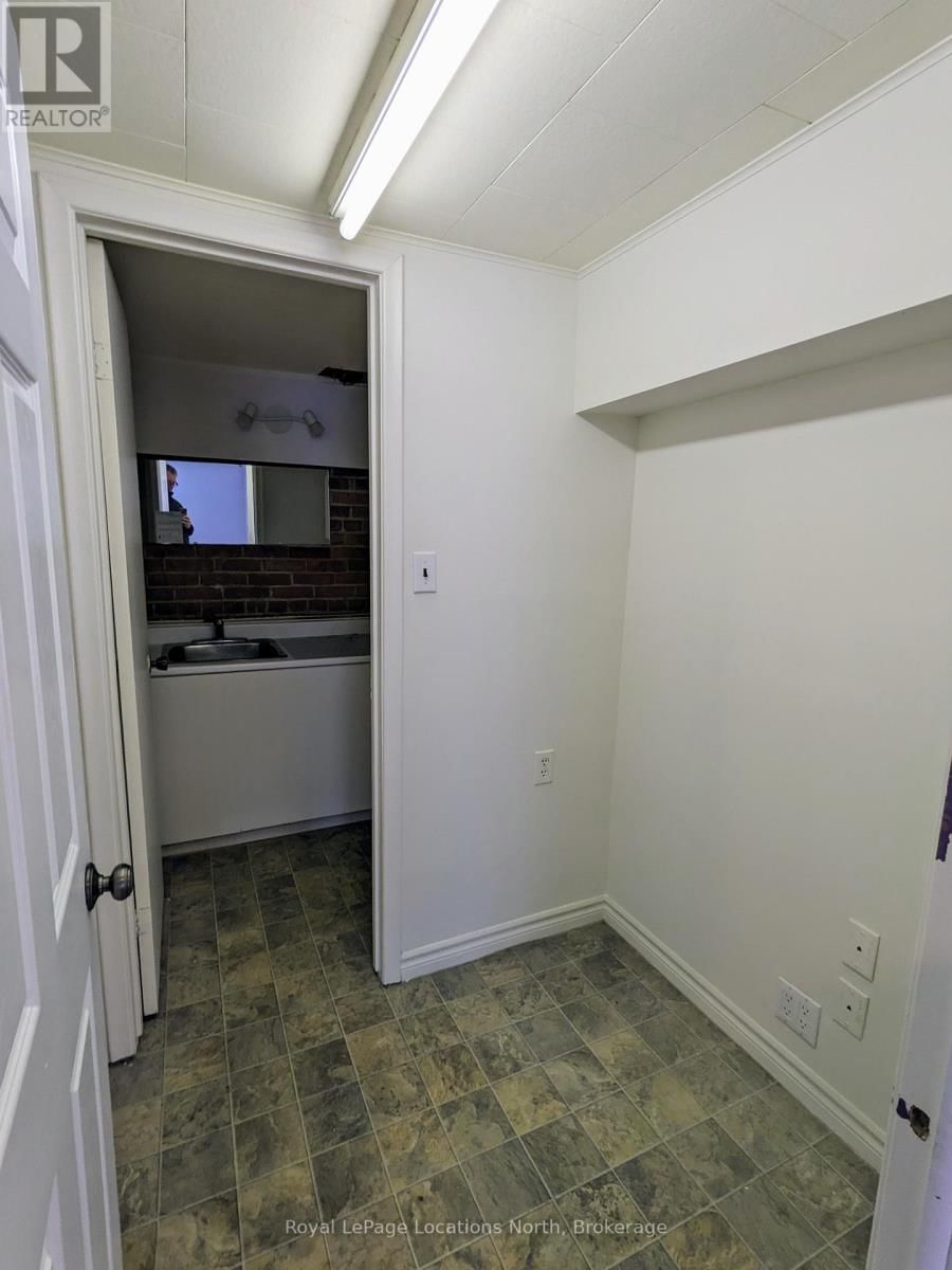 1 - 164 CLARK STREET Image 12
