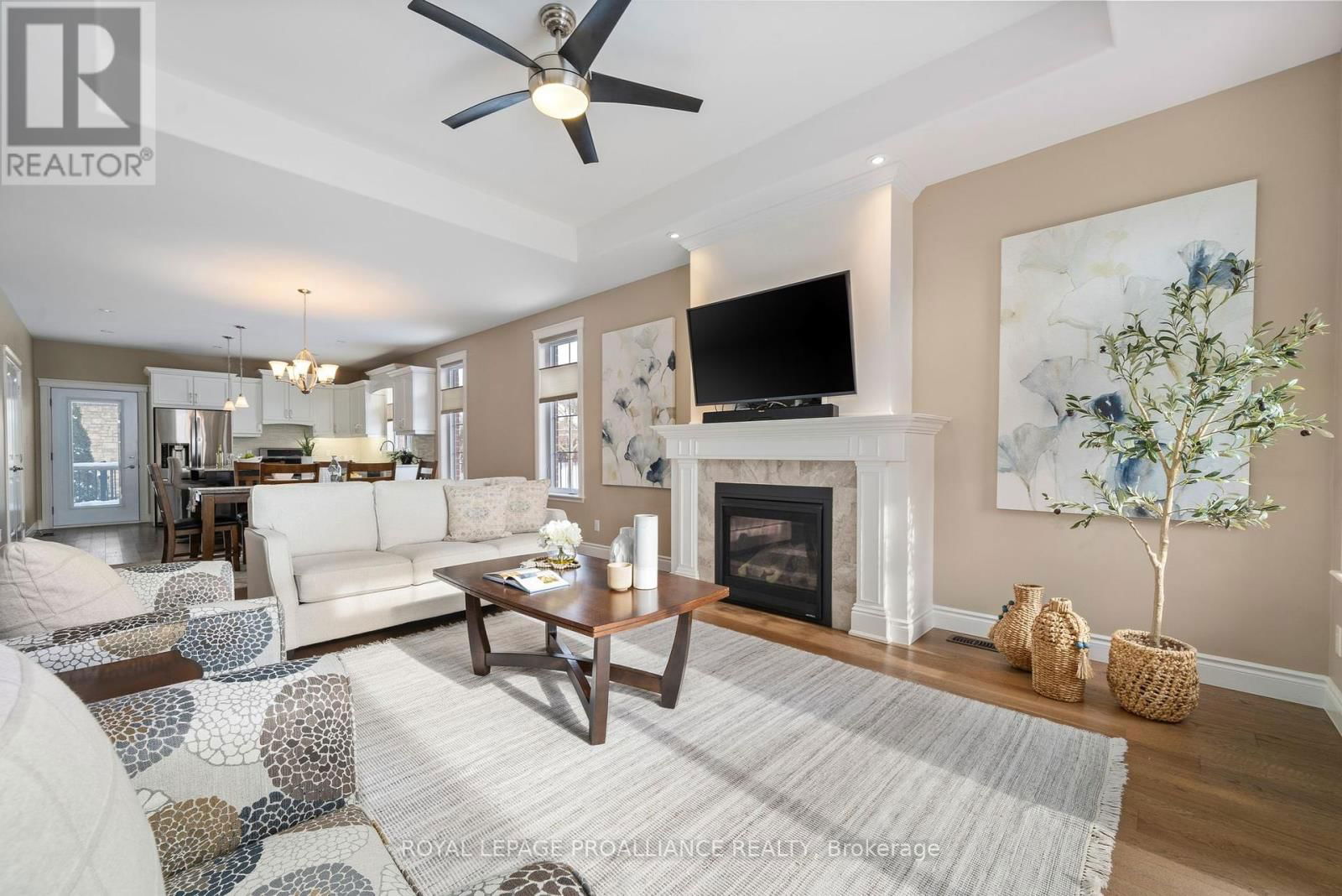 17 ROSSLYN DRIVE Image 13