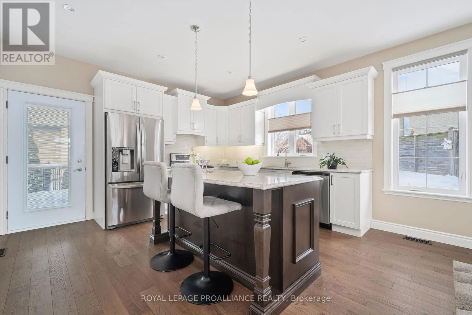 17 ROSSLYN DRIVE Image 17