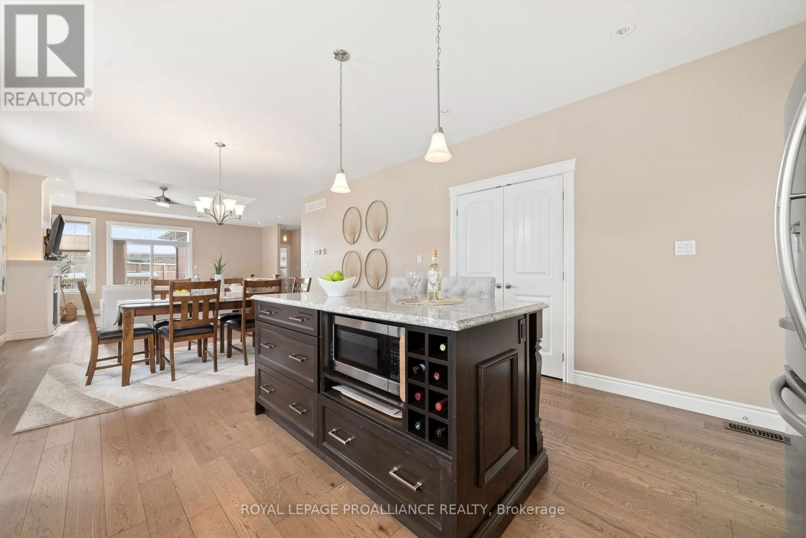 17 ROSSLYN DRIVE Image 19