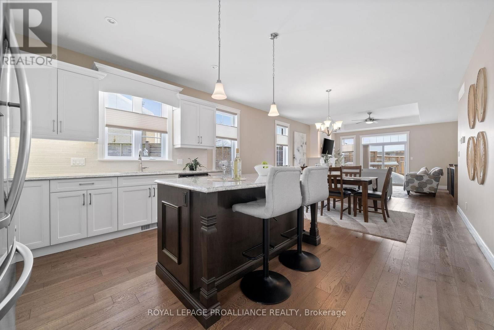 17 ROSSLYN DRIVE Image 21