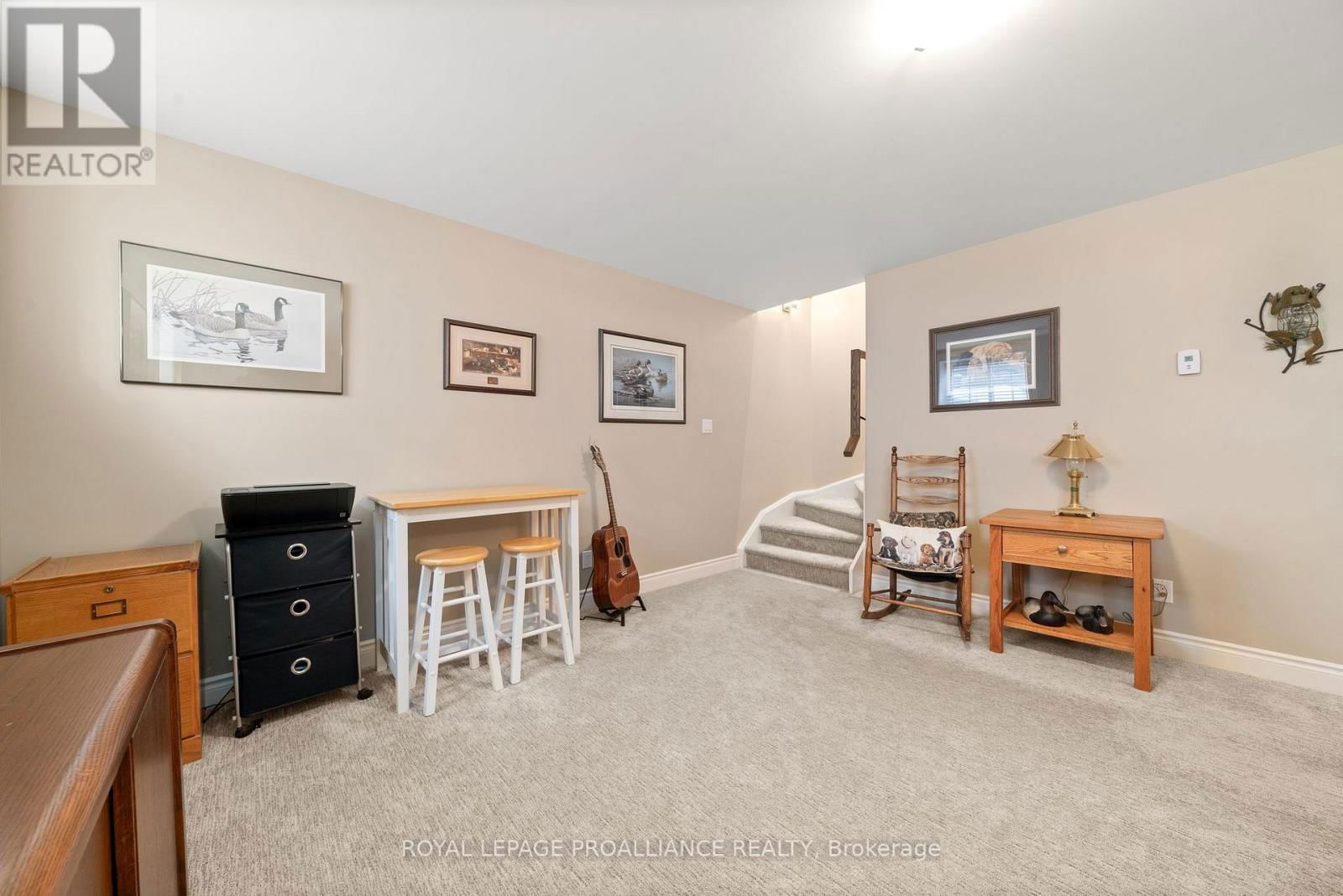 17 ROSSLYN DRIVE Image 22