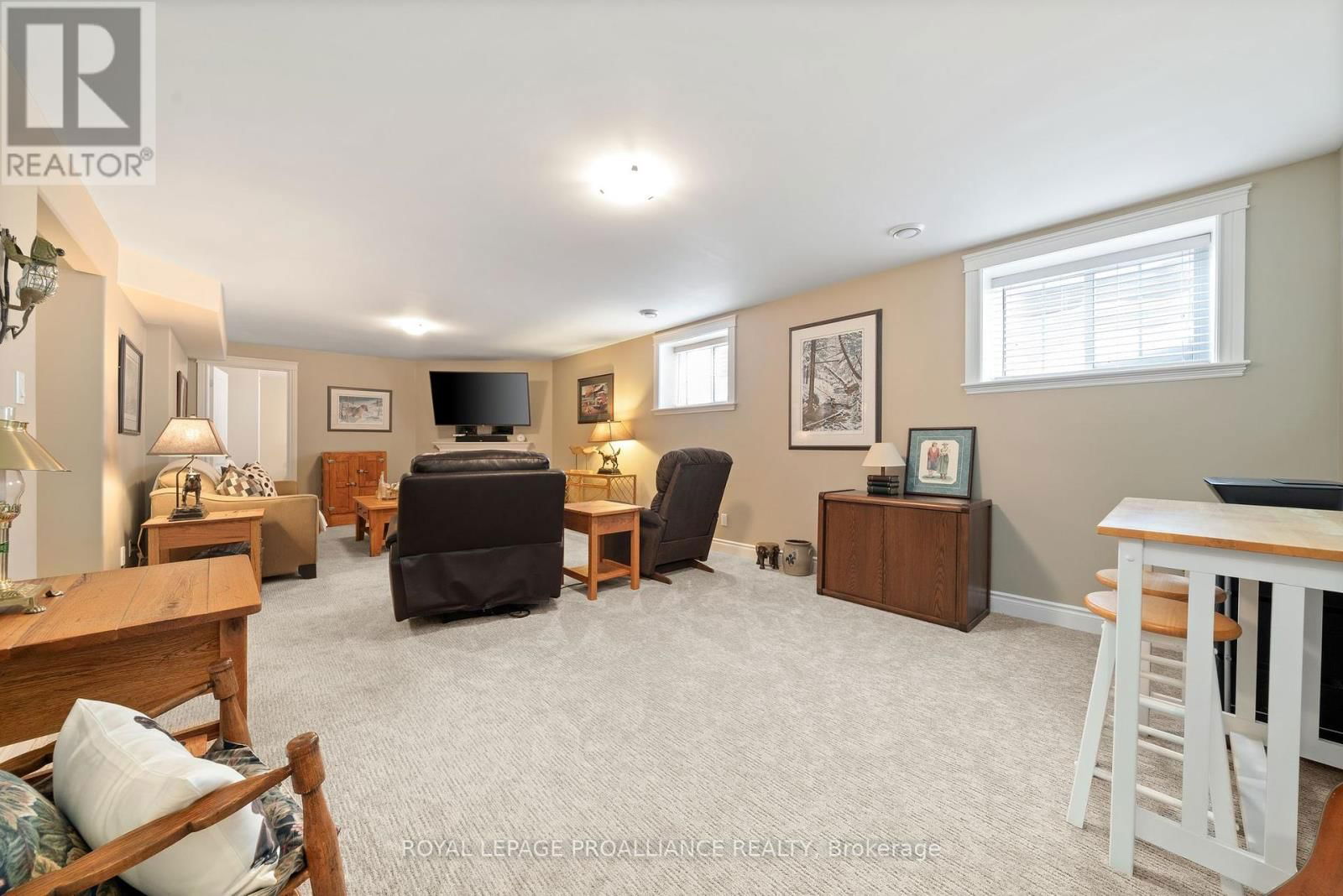 17 ROSSLYN DRIVE Image 23