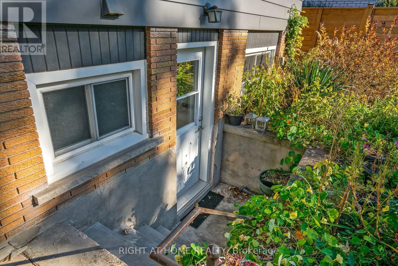 306 CENTRE STREET Image 12