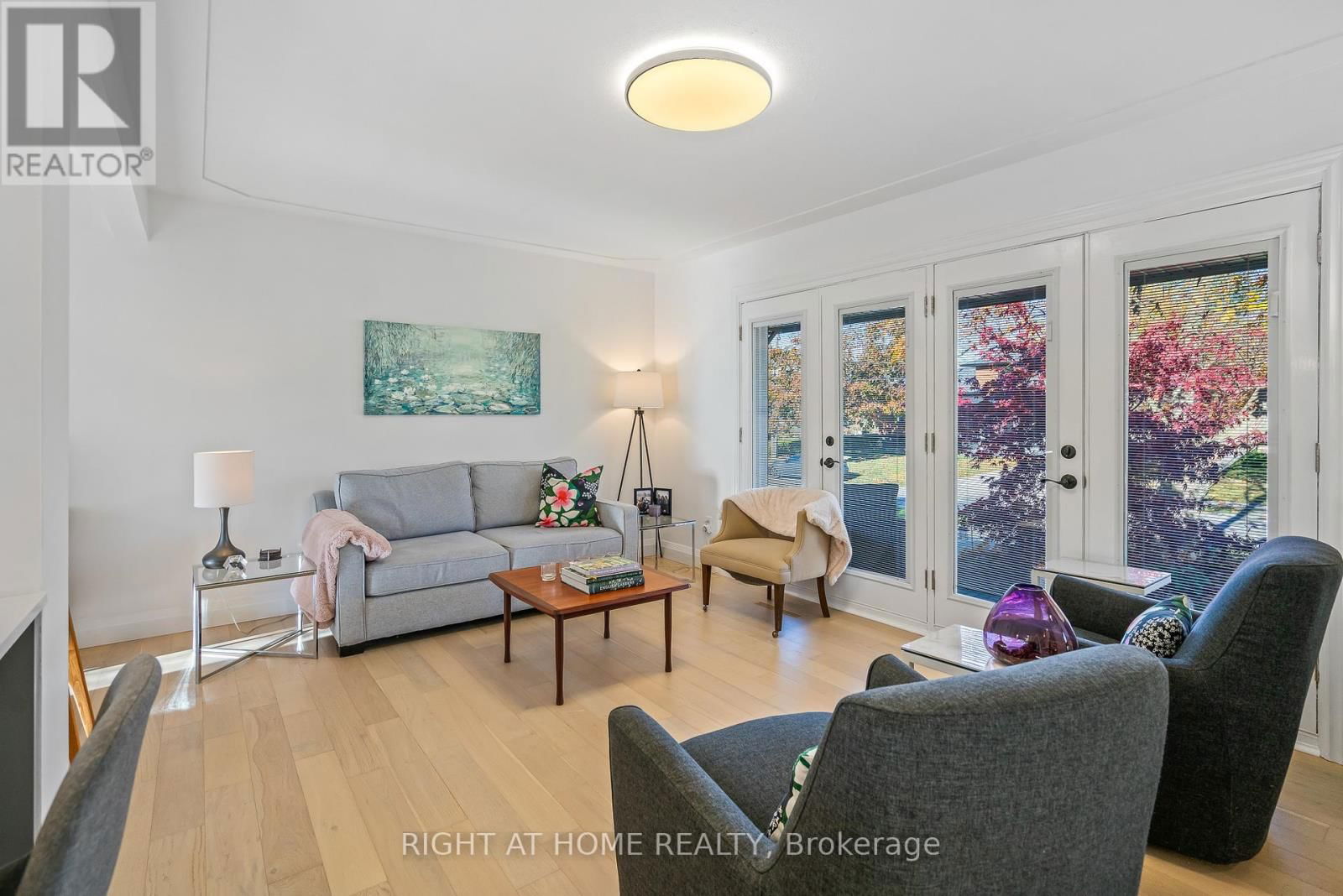 306 CENTRE STREET Image 17