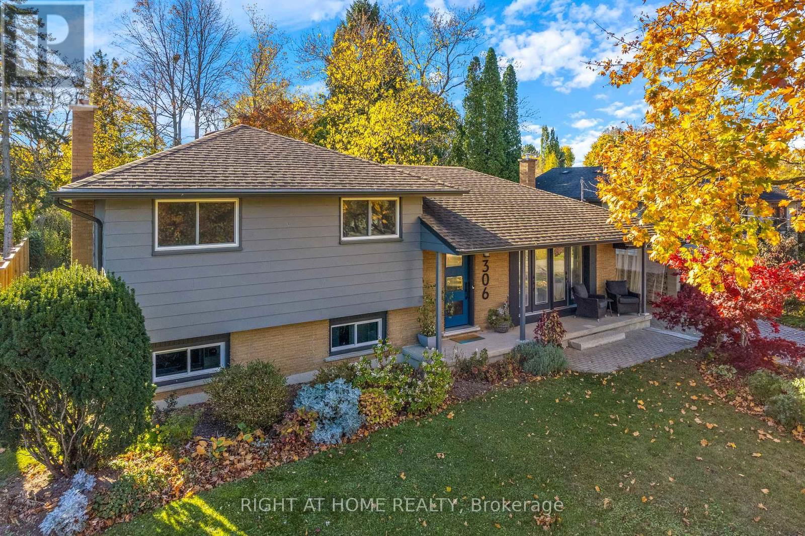 306 CENTRE STREET Image 8