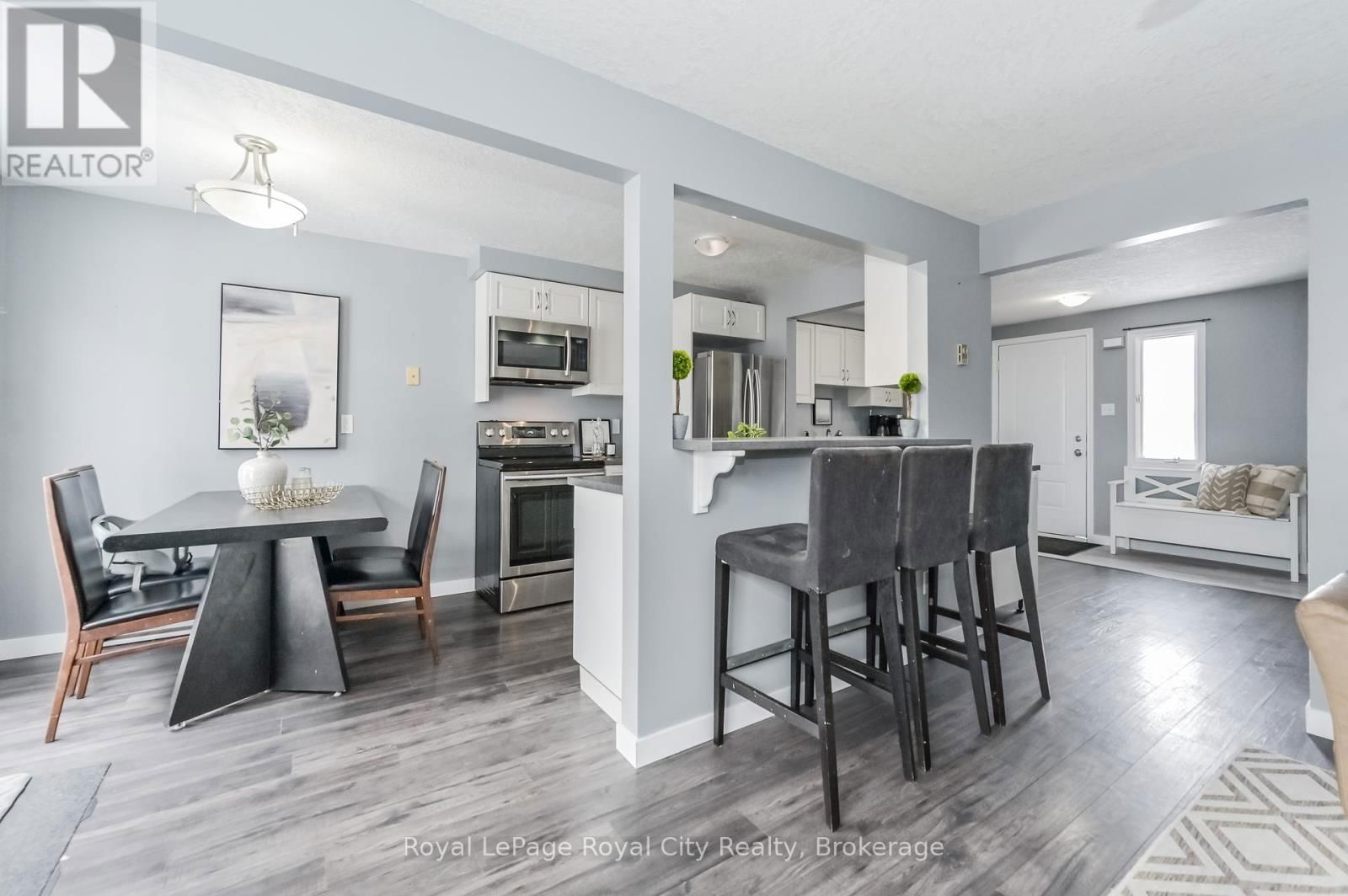 300 STORNOWAY DRIVE Image 11