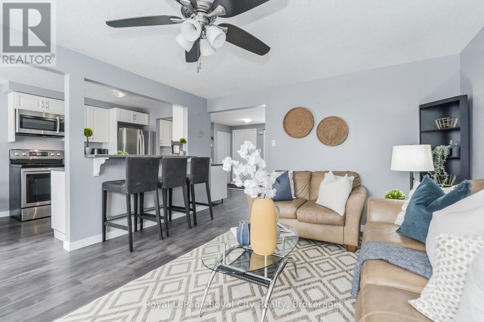 300 STORNOWAY DRIVE Image 12