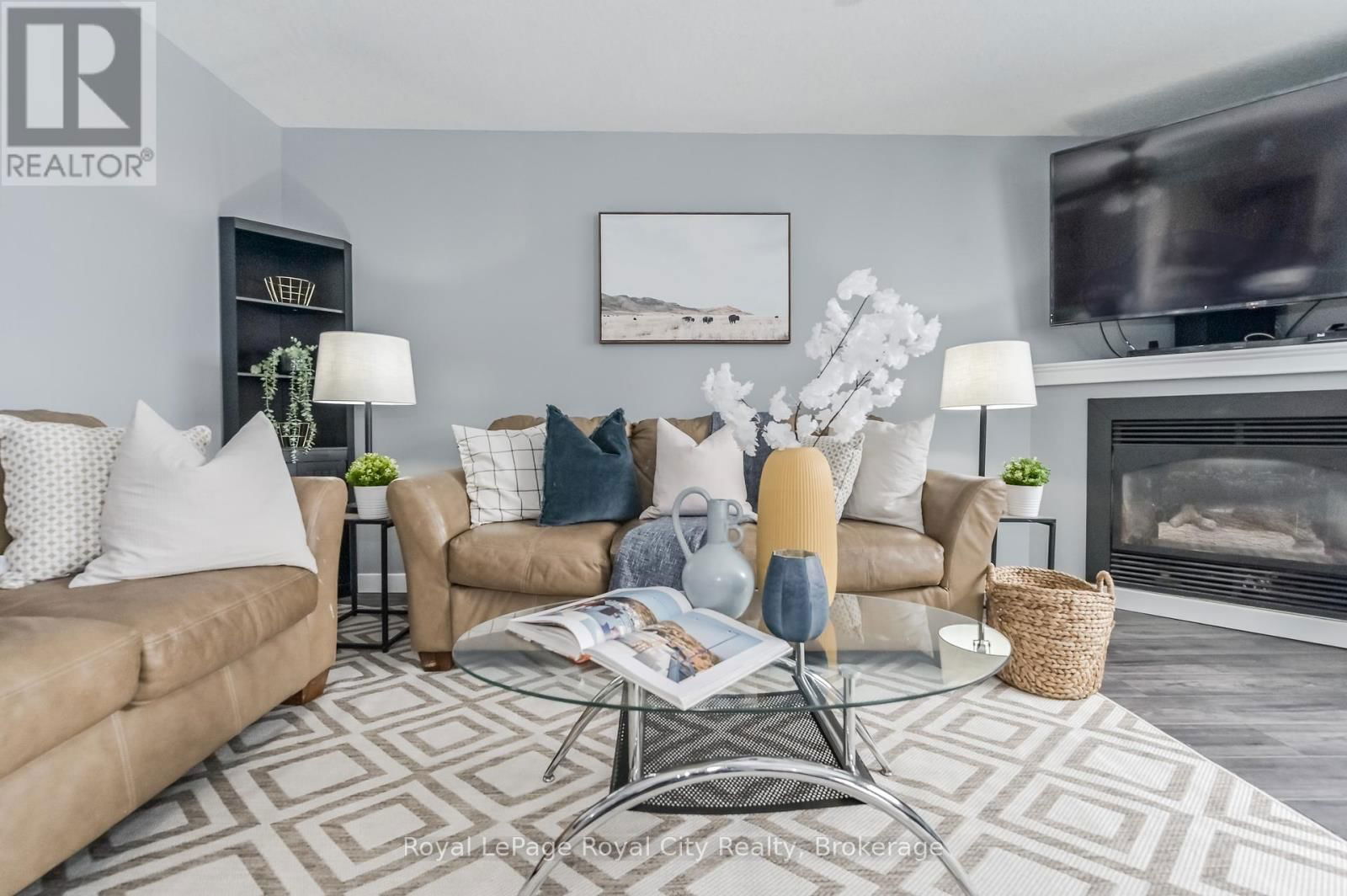 300 STORNOWAY DRIVE Image 14
