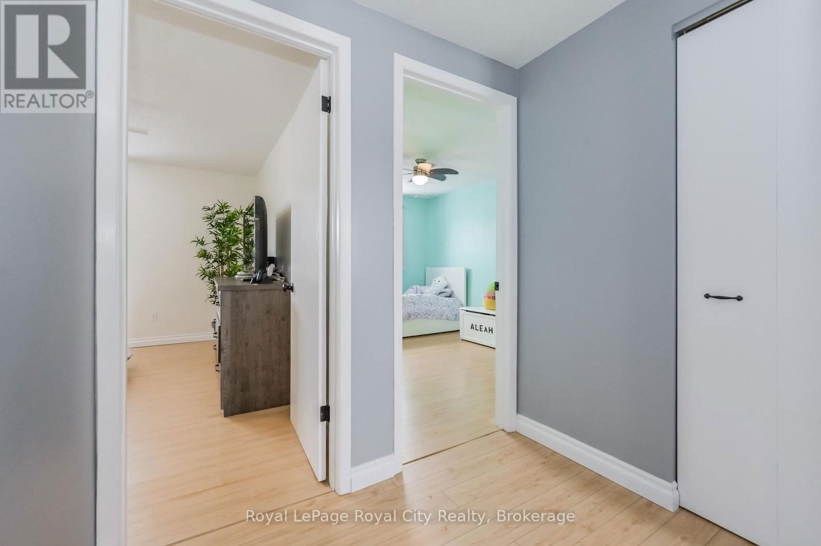 300 STORNOWAY DRIVE Image 18