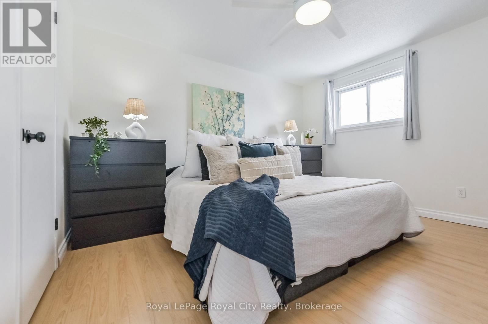 300 STORNOWAY DRIVE Image 20