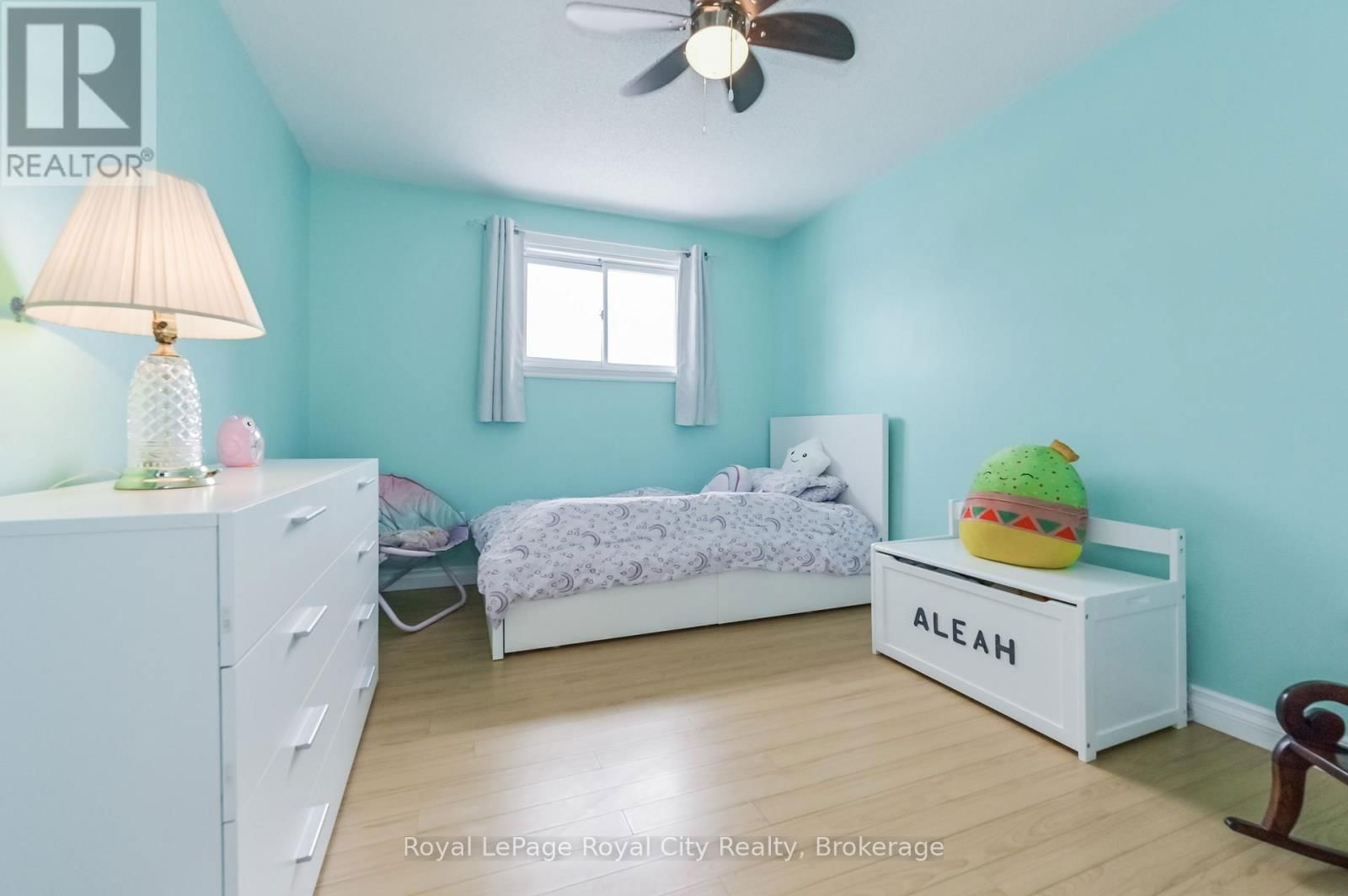 300 STORNOWAY DRIVE Image 22