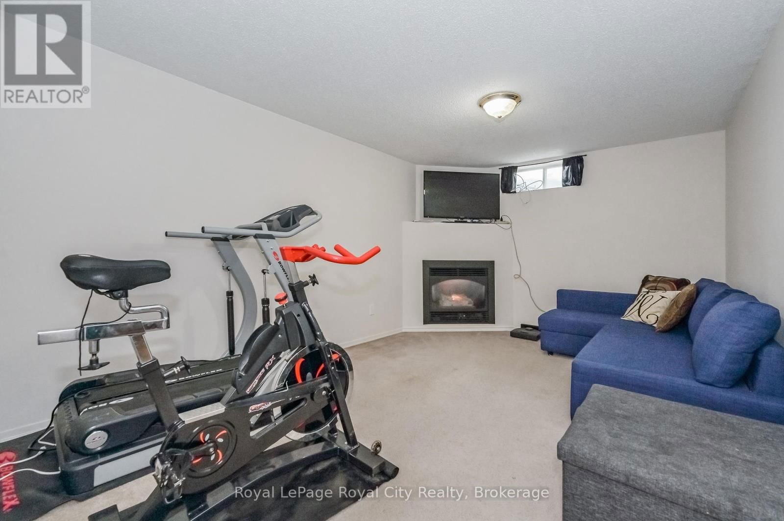 300 STORNOWAY DRIVE Image 24