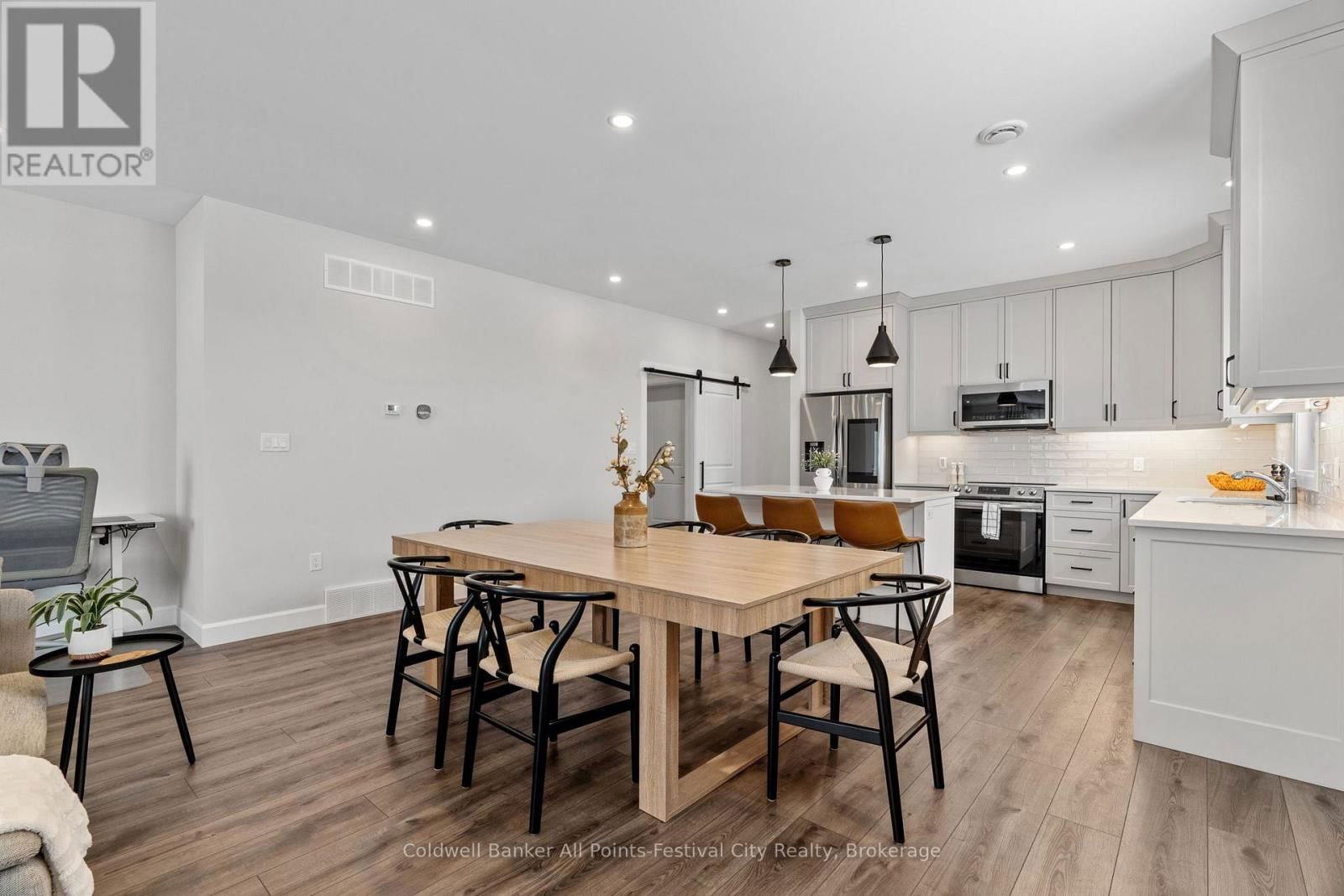 451 WOODRIDGE DRIVE Image 16