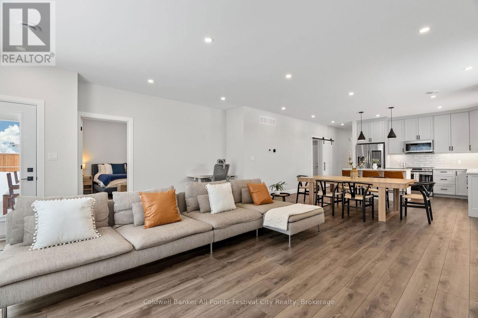 451 WOODRIDGE DRIVE Image 19
