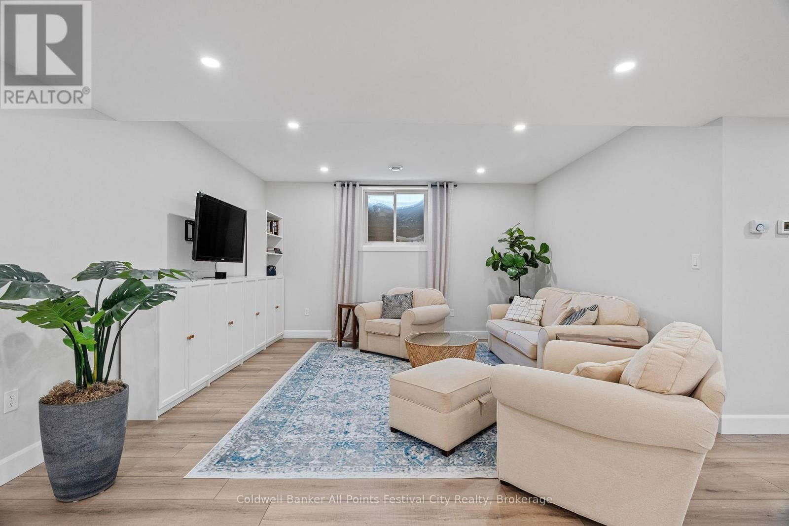 451 WOODRIDGE DRIVE Image 32