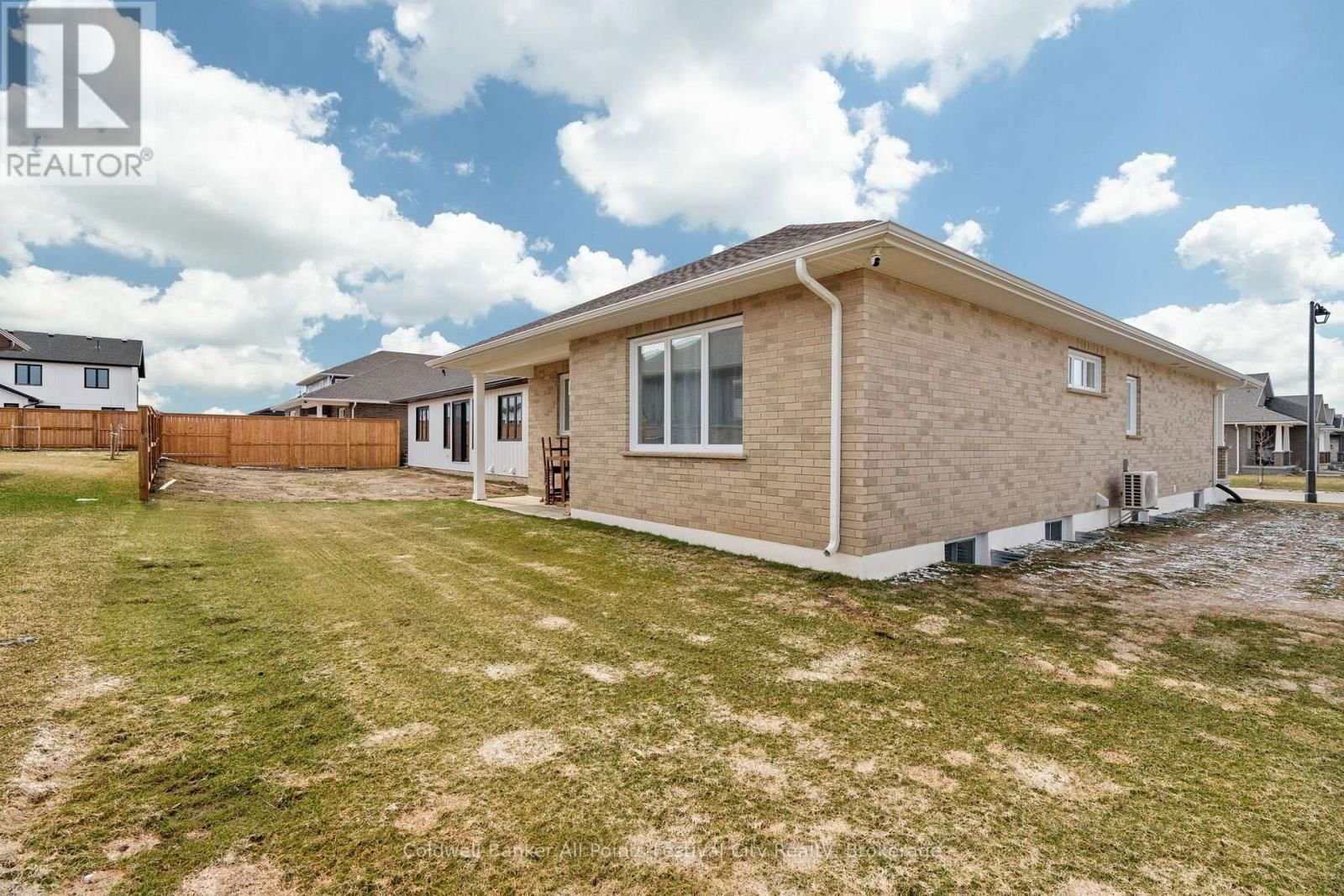 451 WOODRIDGE DRIVE Image 43