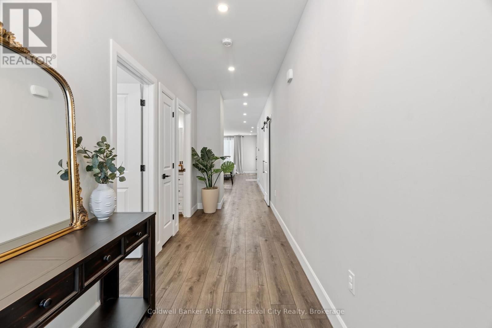 451 WOODRIDGE DRIVE Image 6