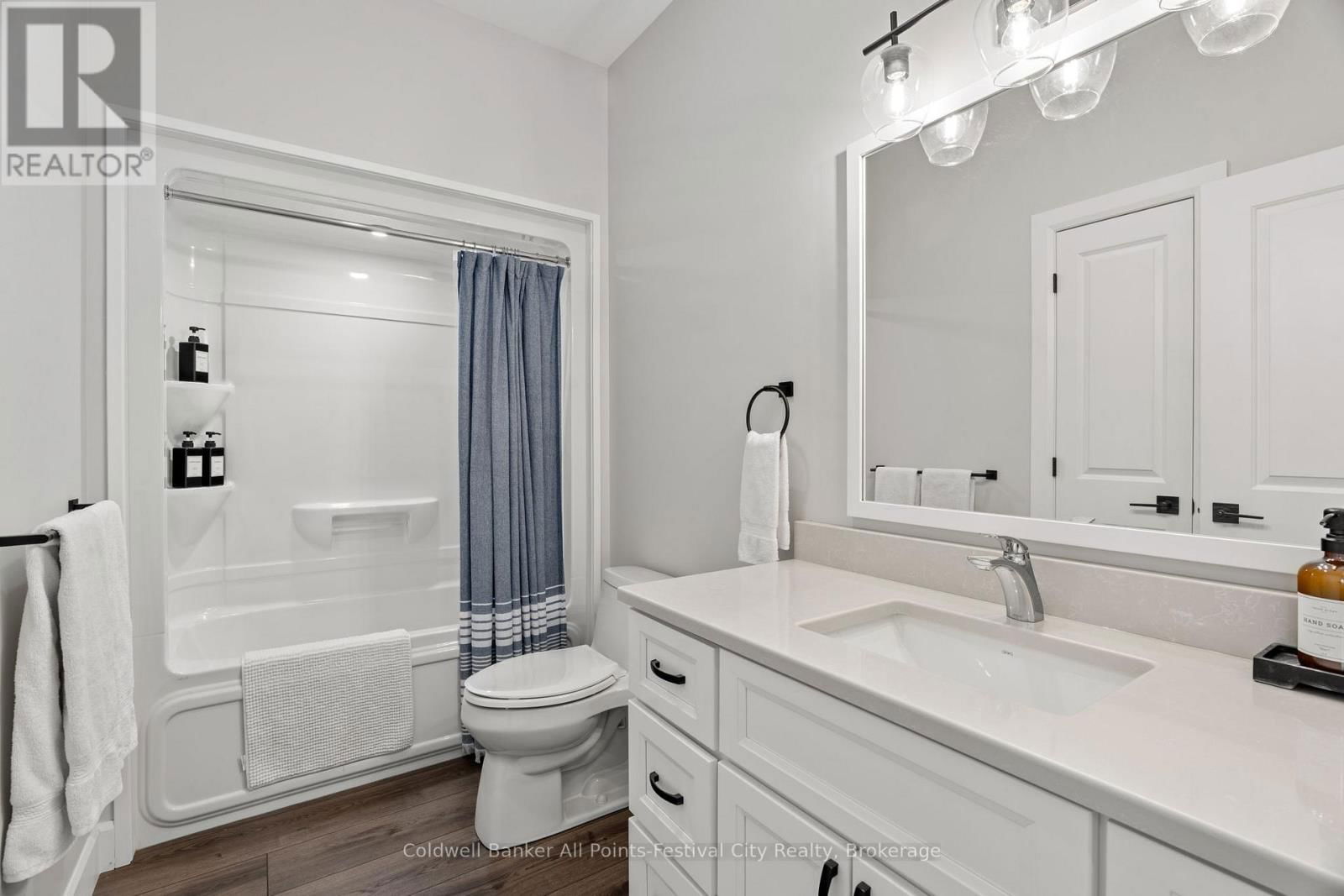 451 WOODRIDGE DRIVE Image 9