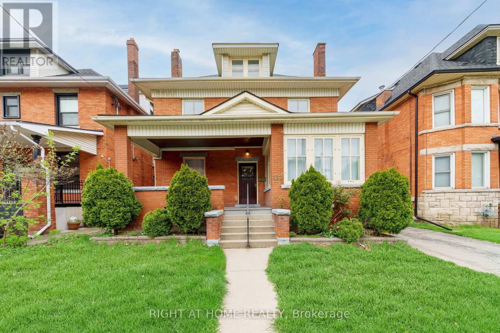 132 HOLTON AVENUE SOUTH Image 1