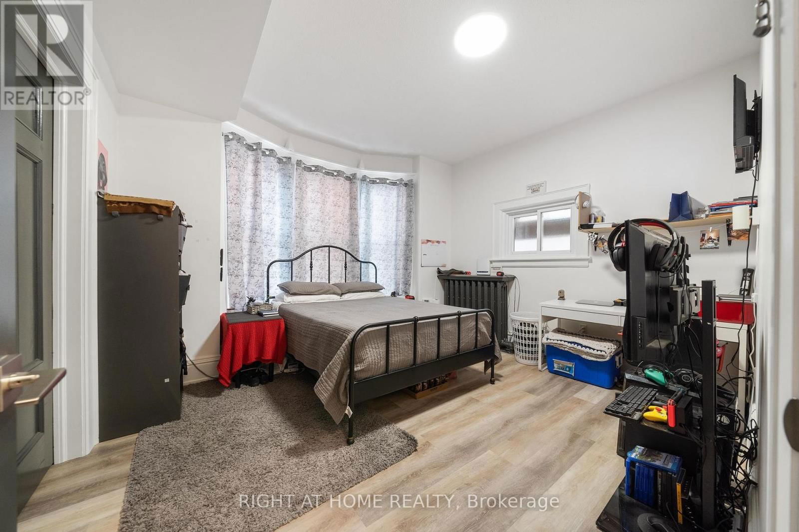 132 HOLTON AVENUE SOUTH Image 17