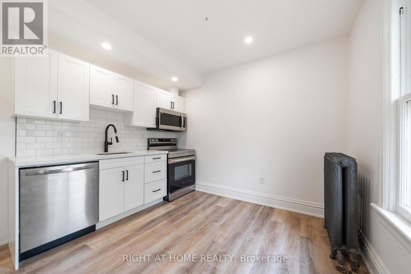 132 HOLTON AVENUE SOUTH Image 21