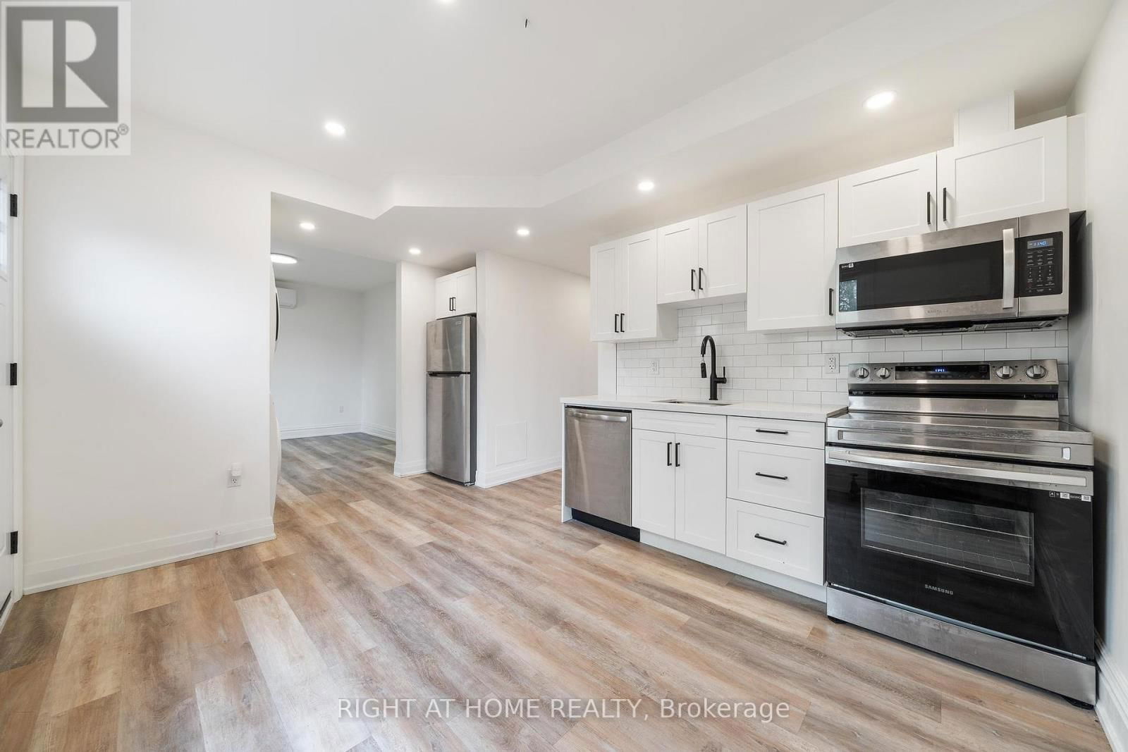 132 HOLTON AVENUE SOUTH Image 23