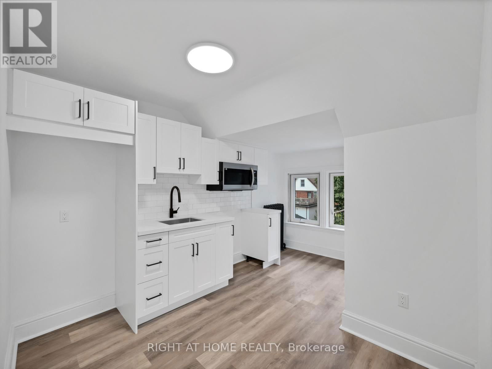 132 HOLTON AVENUE SOUTH Image 38