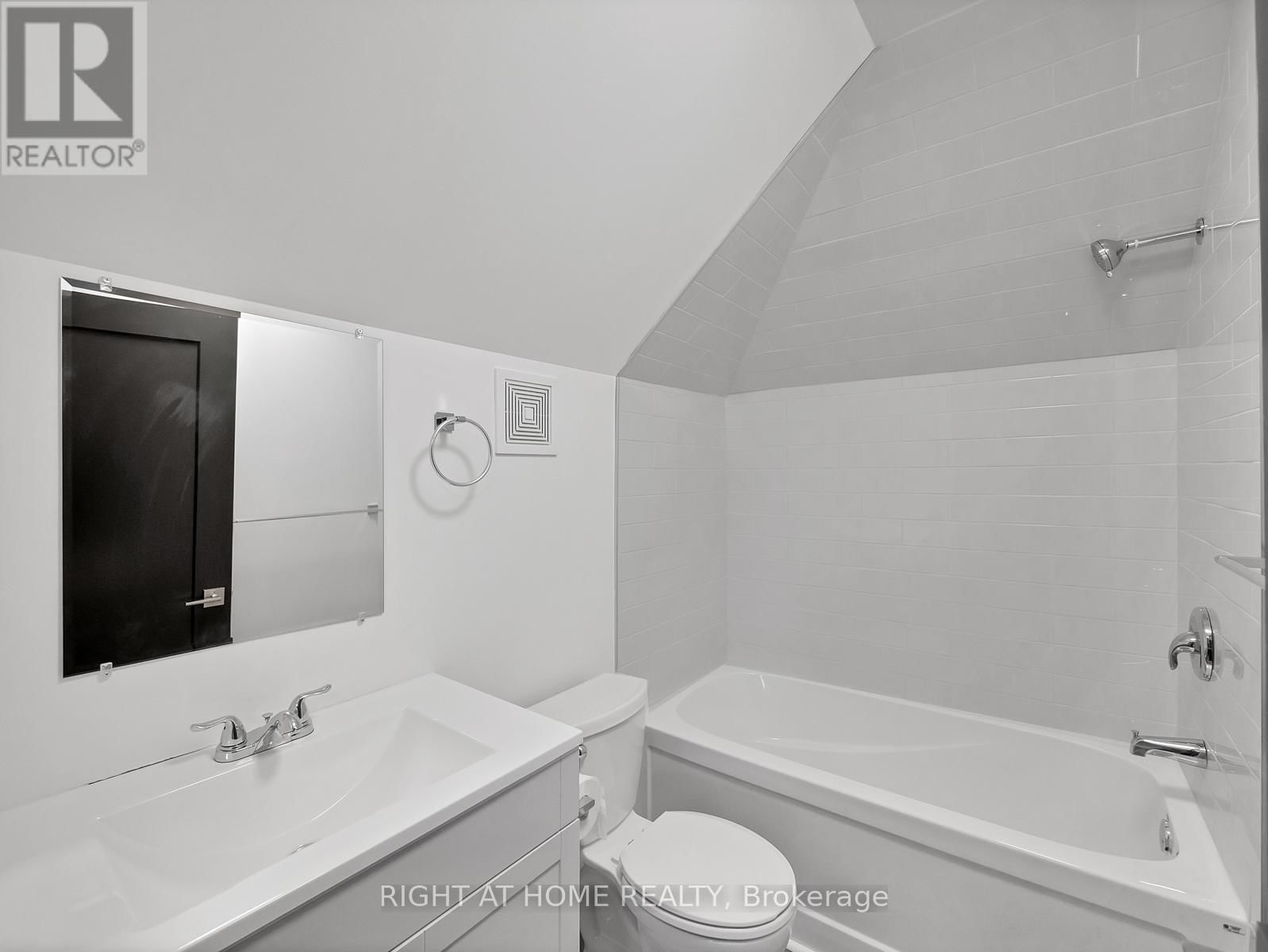 132 HOLTON AVENUE SOUTH Image 42