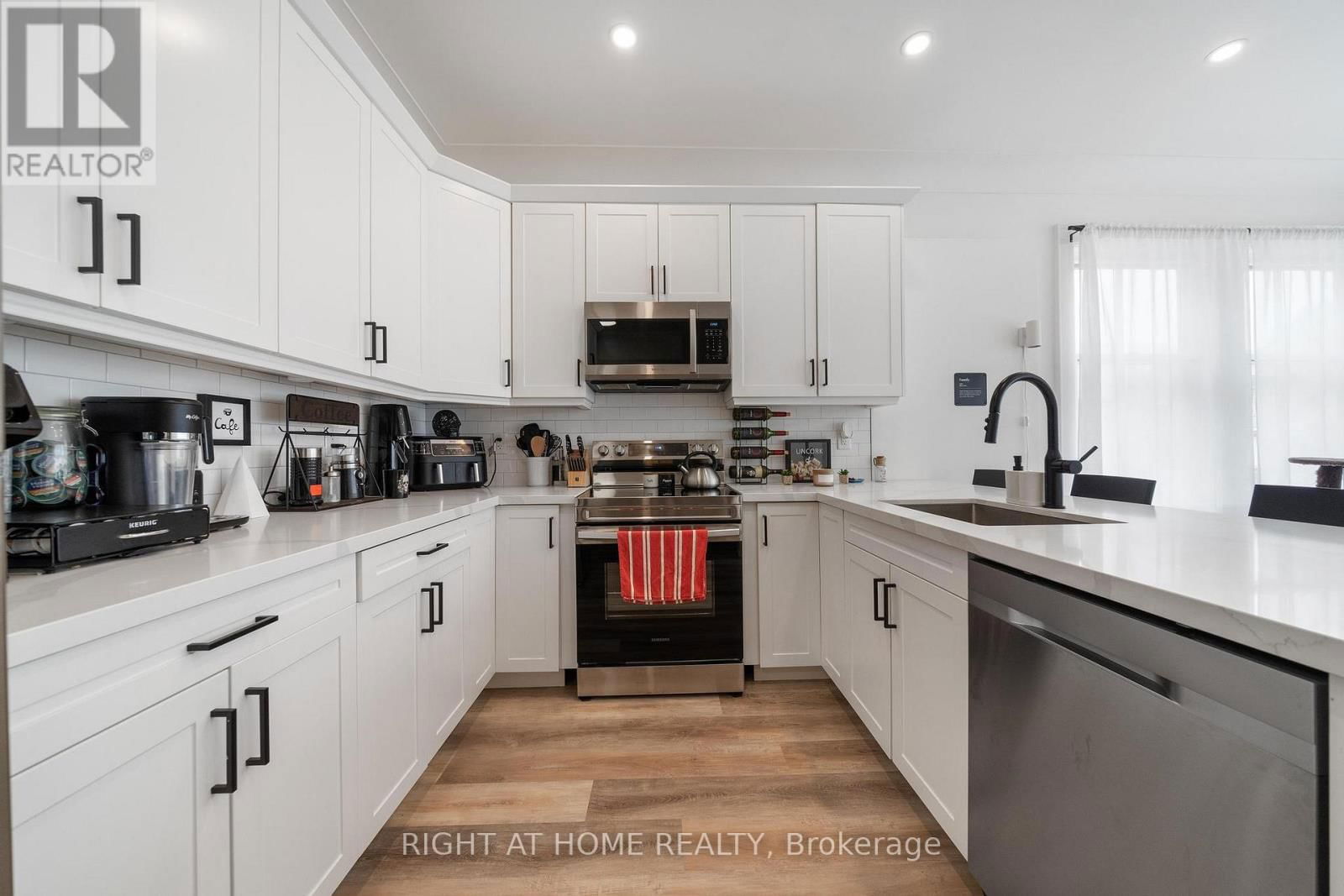 132 HOLTON AVENUE SOUTH Image 6