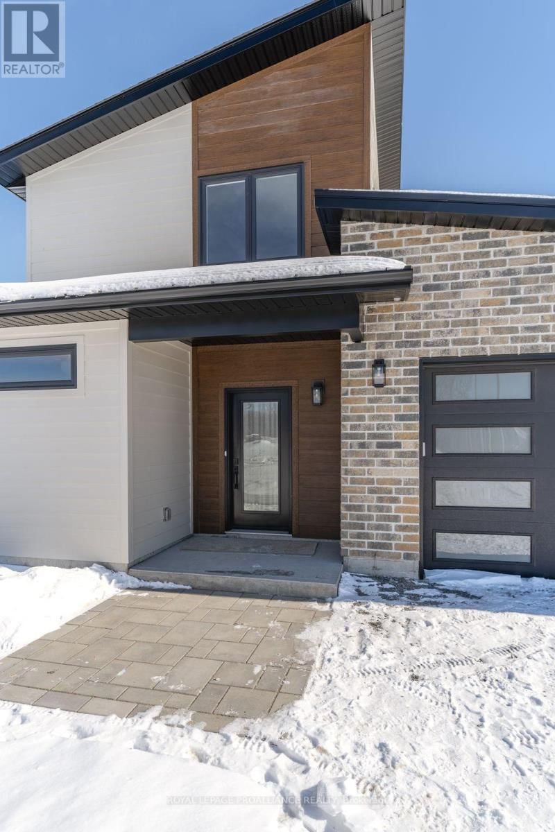 43 FRASER DRIVE Image 2