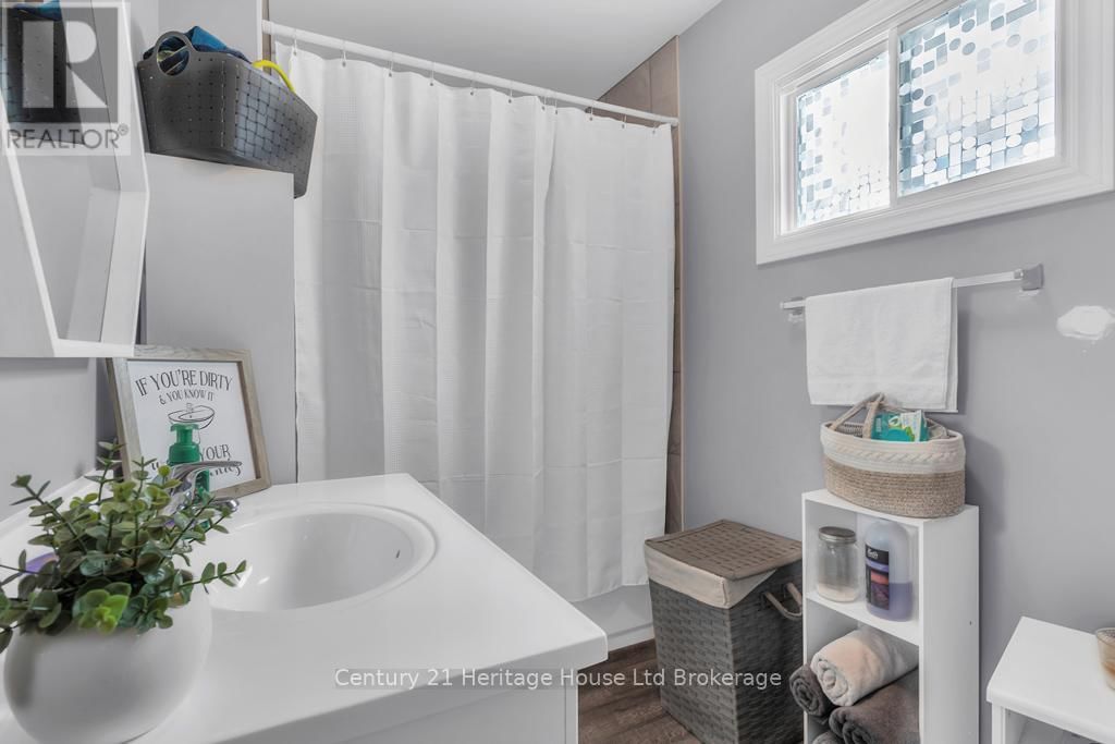 173 SYDENHAM STREET Image 13