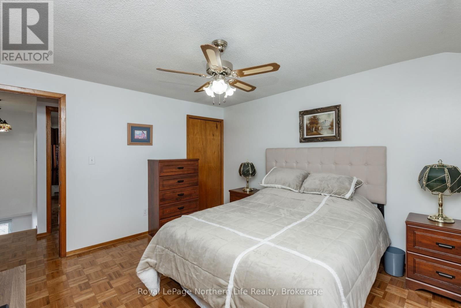 653 LAKESHORE DRIVE Image 18