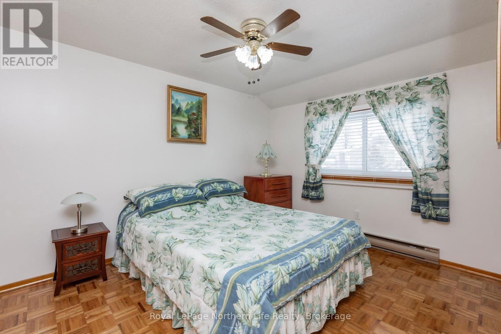 653 LAKESHORE DRIVE Image 21