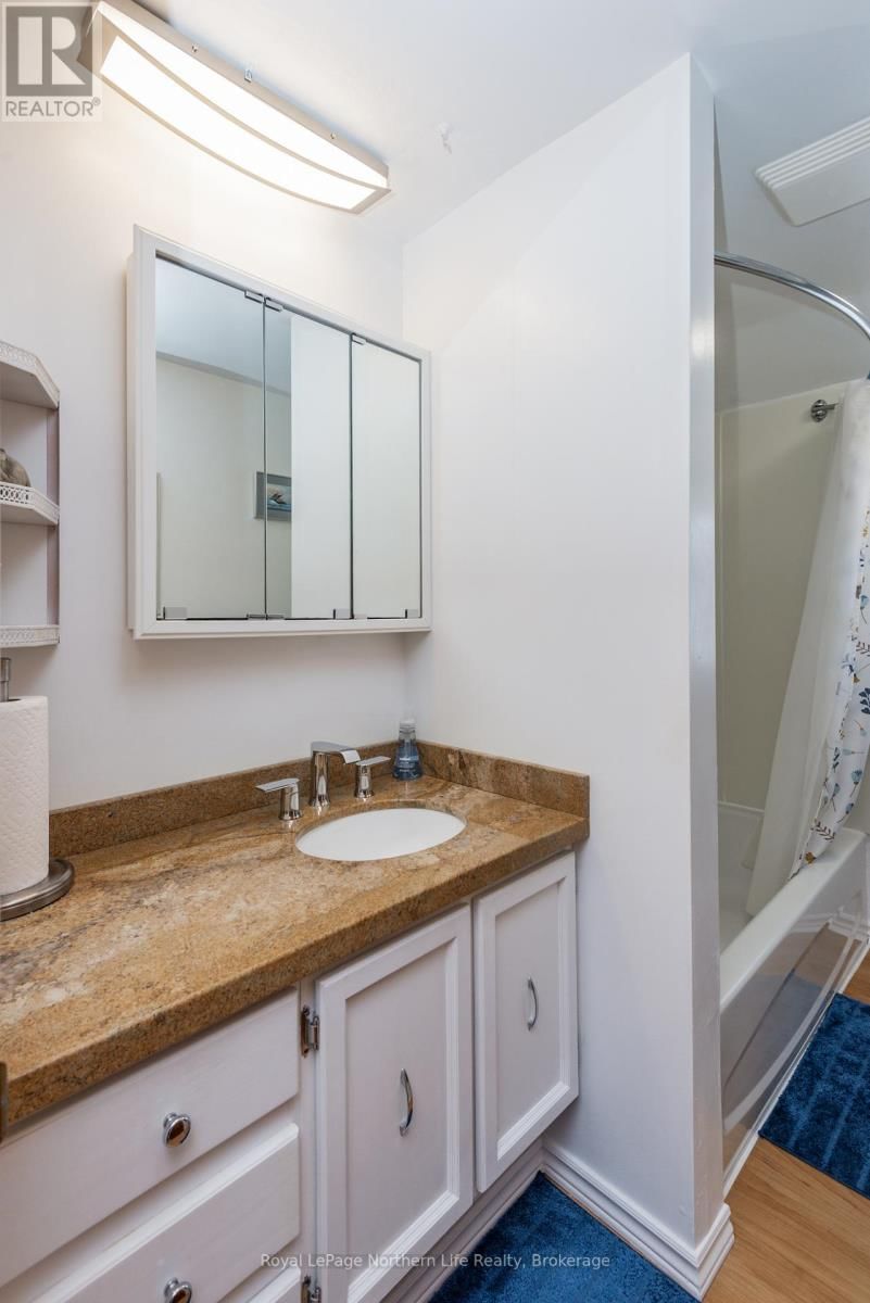 653 LAKESHORE DRIVE Image 23