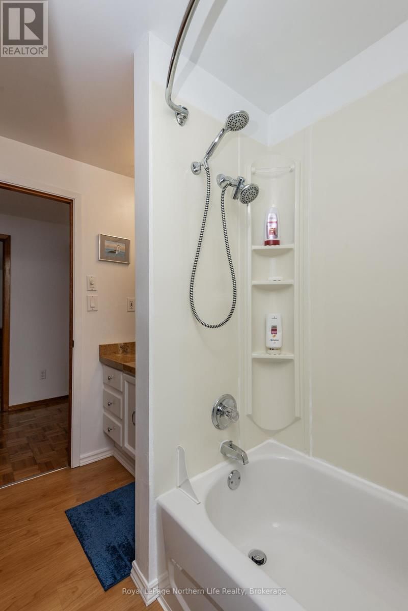 653 LAKESHORE DRIVE Image 25