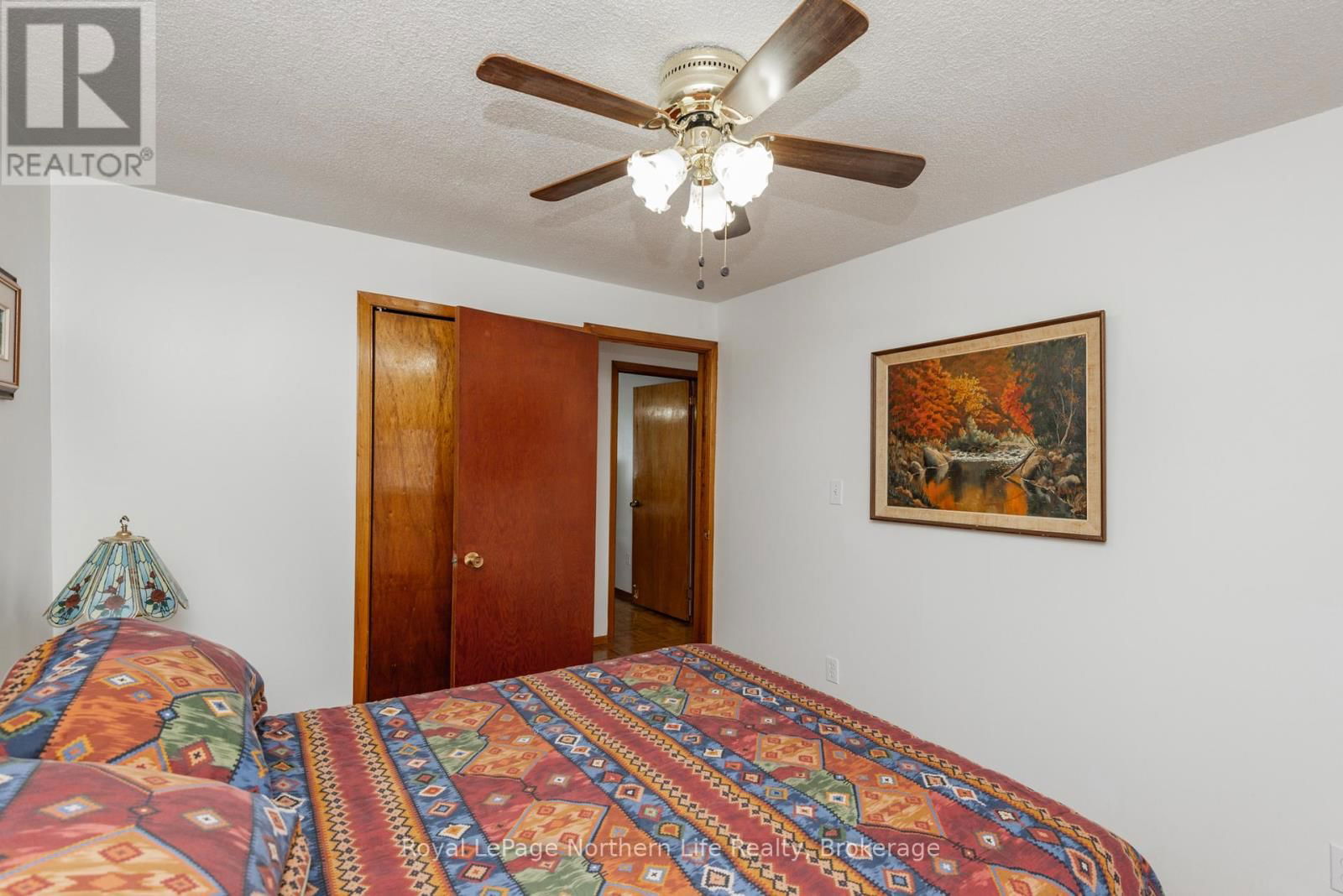 653 LAKESHORE DRIVE Image 27