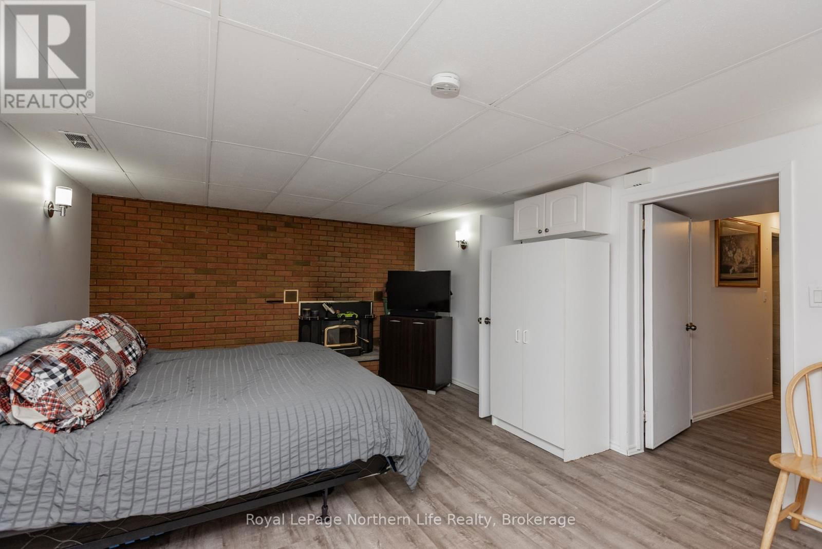653 LAKESHORE DRIVE Image 31