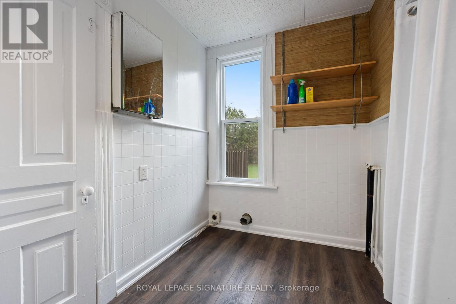 311 ST. GEORGE STREET Image 17