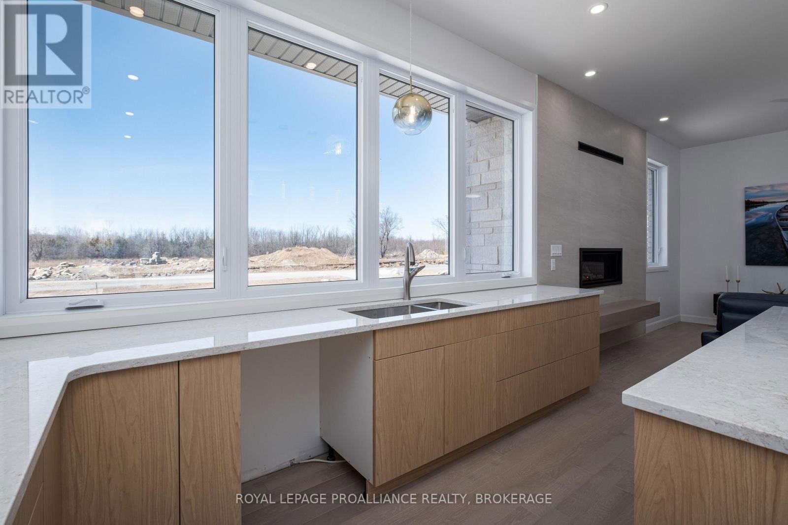 158 SUMMERSIDE DRIVE Image 25
