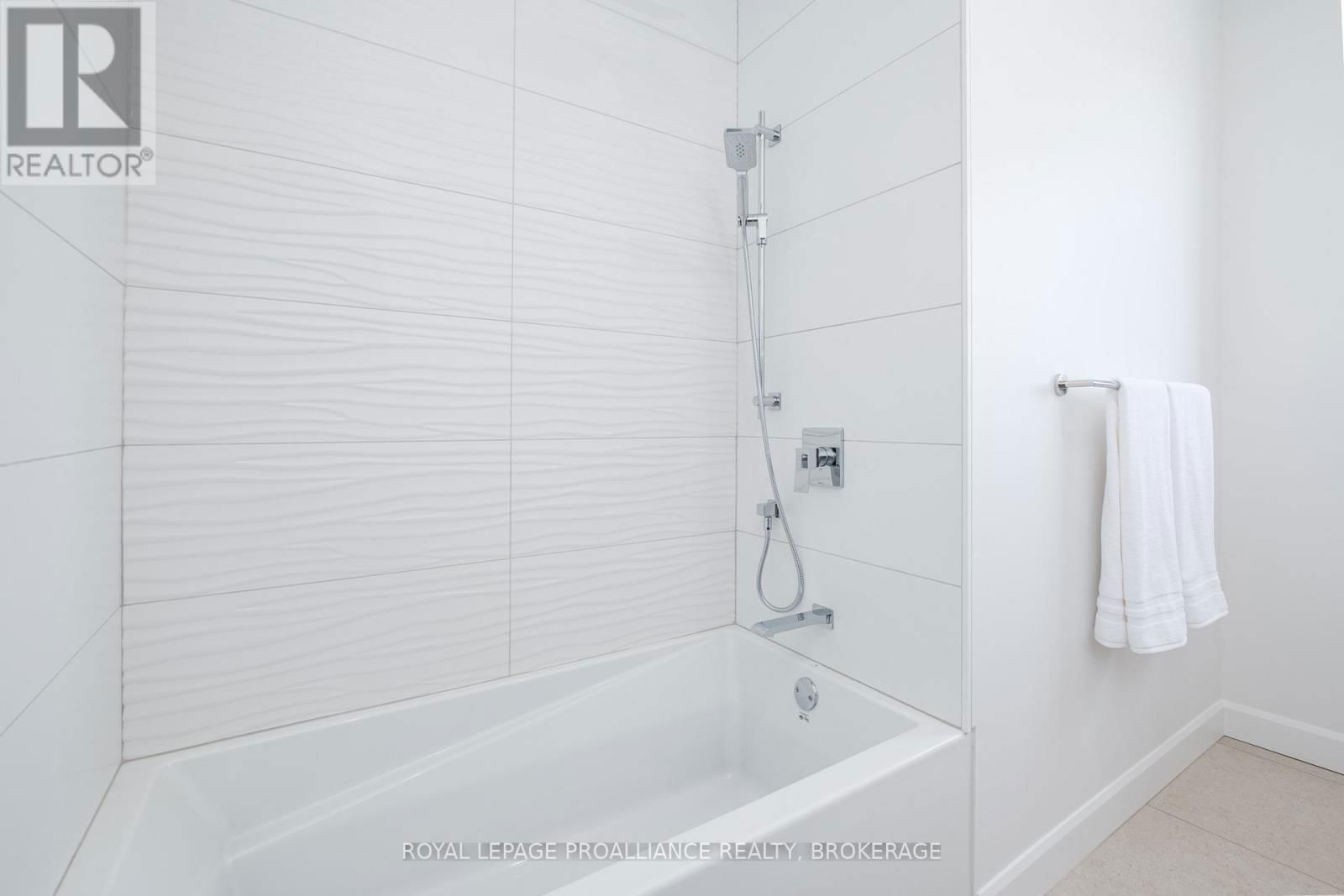 158 SUMMERSIDE DRIVE Image 36