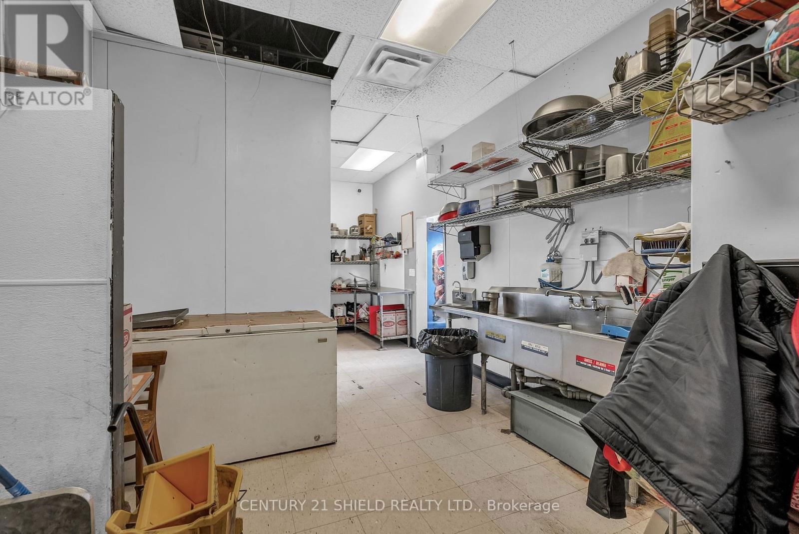 1315-1317 BROOKDALE AVENUE Image 32