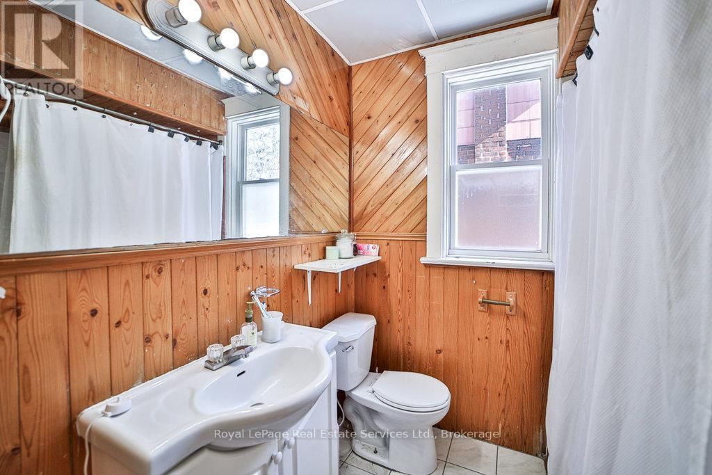 1105 KING STREET WEST Image 11