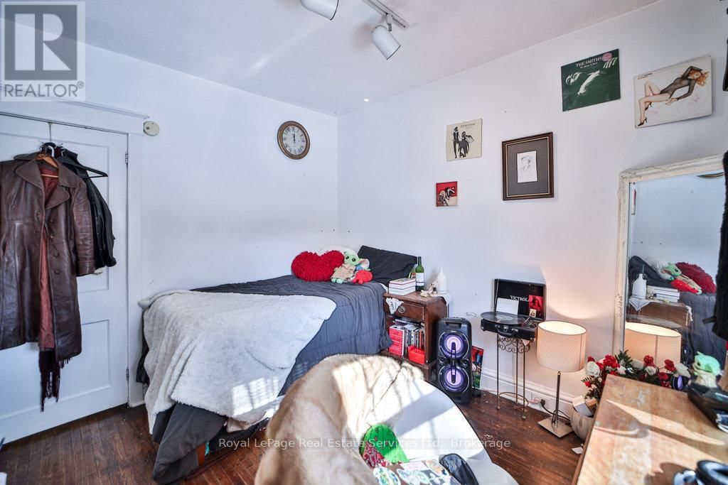 1105 KING STREET WEST Image 13