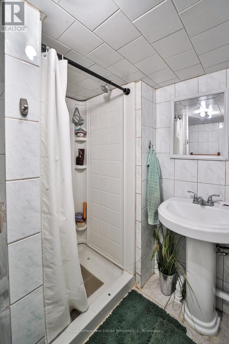 1105 KING STREET WEST Image 24