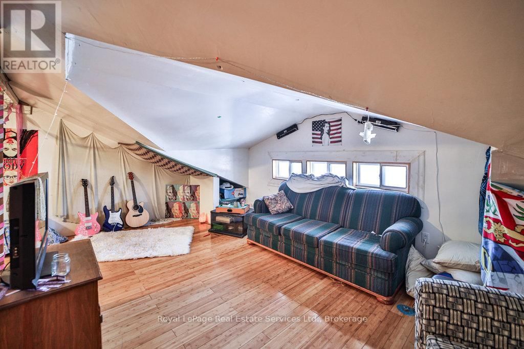 1105 KING STREET WEST Image 29