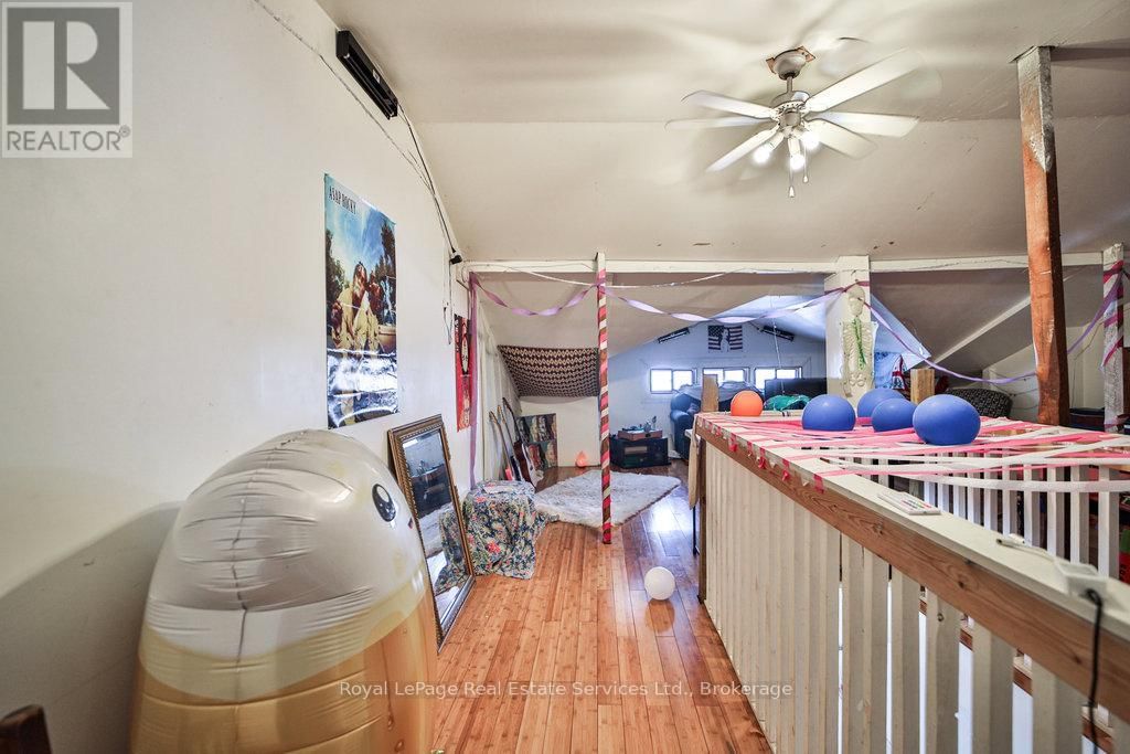 1105 KING STREET WEST Image 33