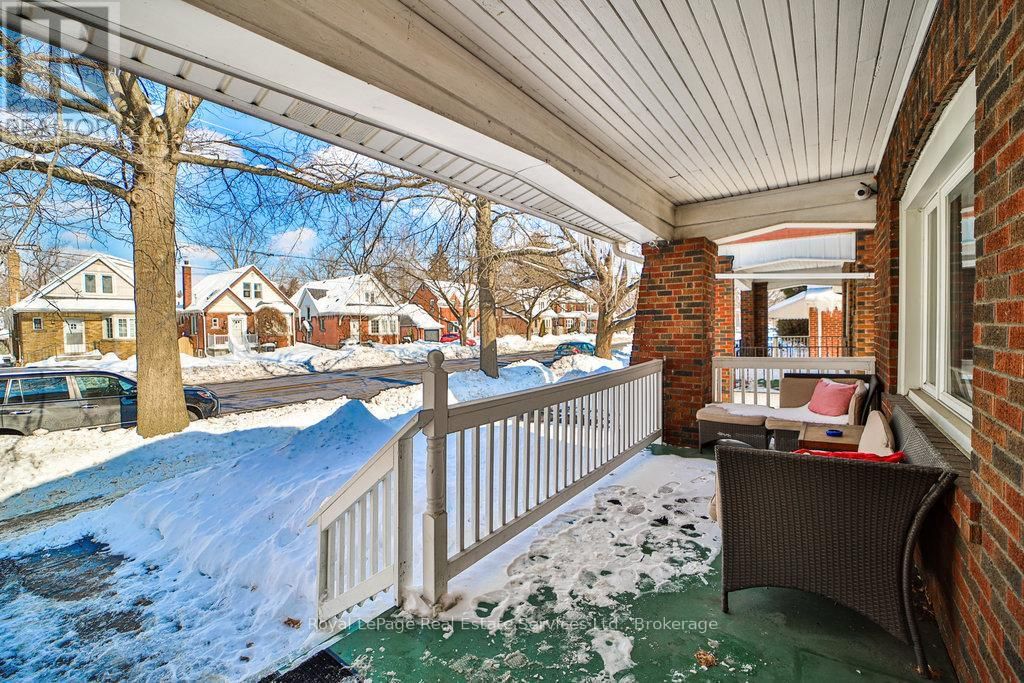 1105 KING STREET WEST Image 36